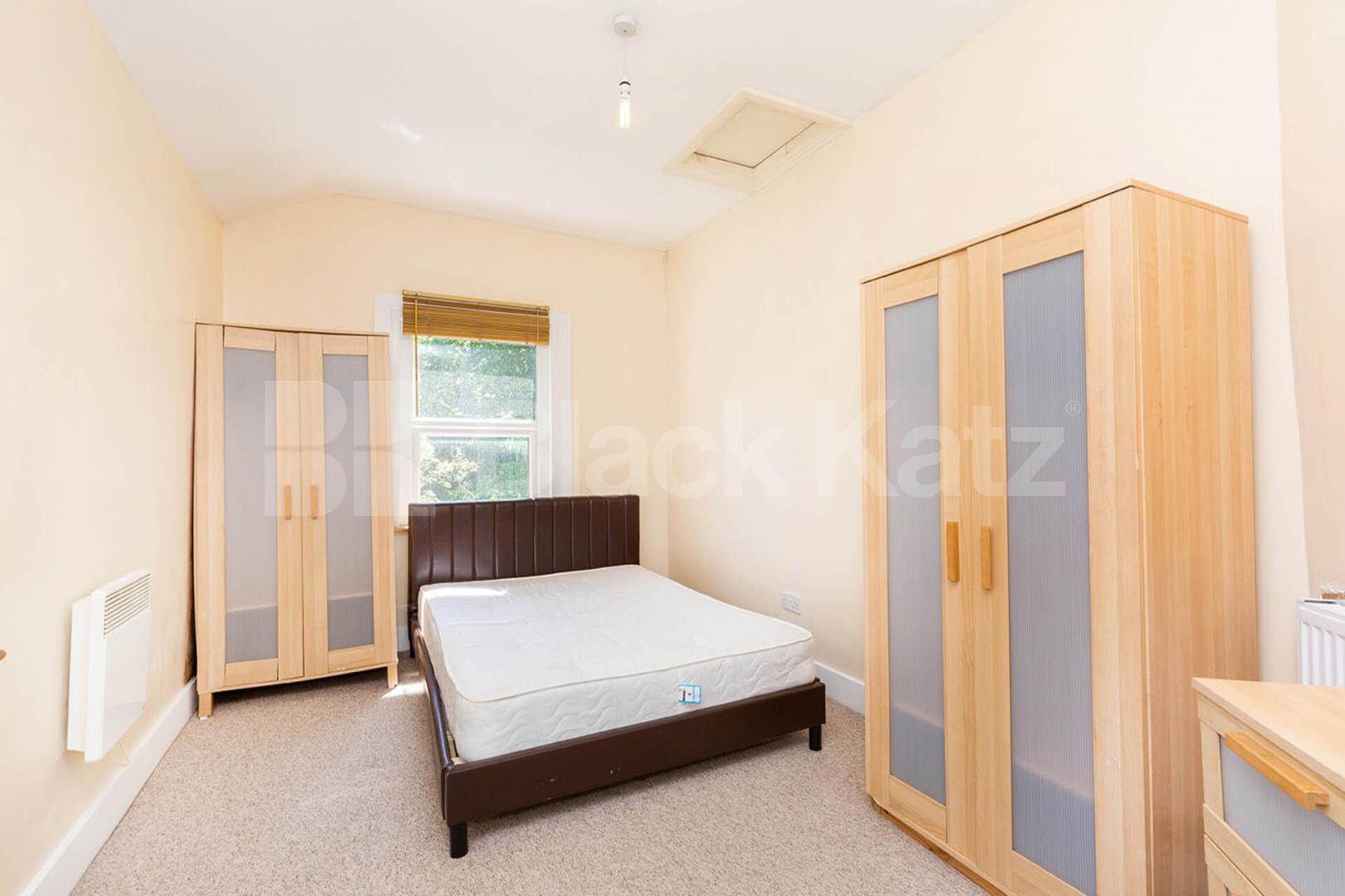 Bright two double bedroom flat set on the top floor of a period house Mercers Road, Tufnell Park